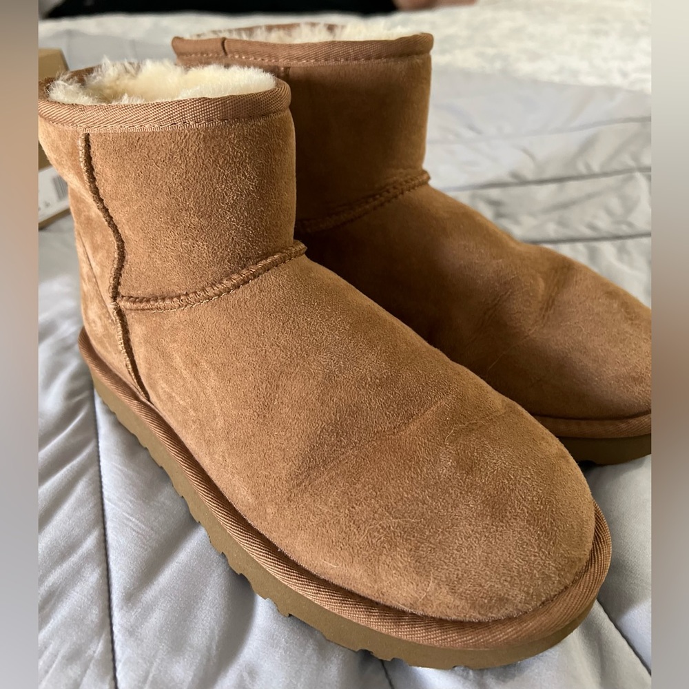 Women’s UGG Classic Mini II chestnut sz 7